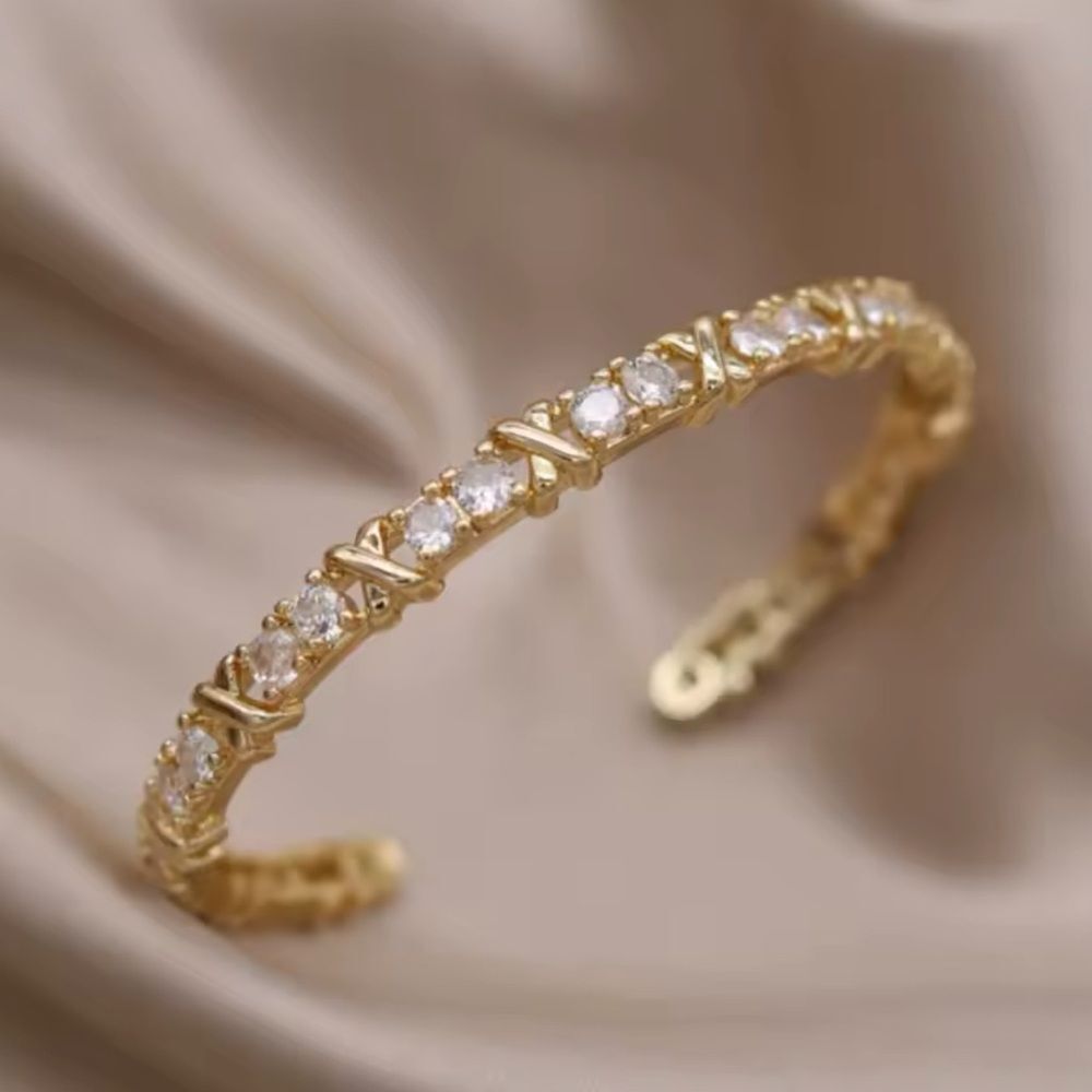 Elegant Gold Tennis Bracelet with CZ Stones - Picture 1 of 8